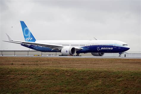 boeing 777x vs 747|Boeing pauses 777X flight testing due to structural damage.